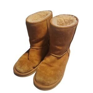 Koolaburra Size 8 Koola Short by Ugg in Chestnut Brown Suede Faux Fur F20018C